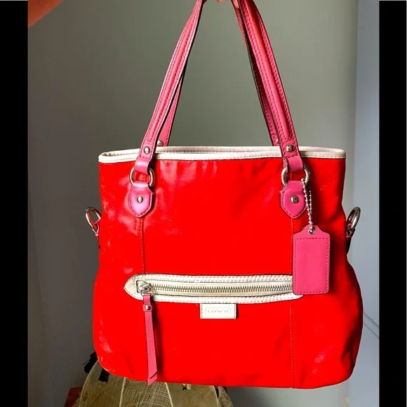 Coach | Bags | Daisy Spectator Leather Emma Tote Coach F23922 